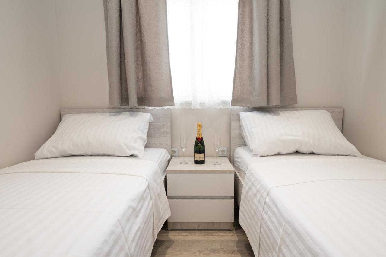 Luxury Apartman Imperio シベニク エクステリア 写真